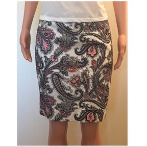 Ann Taylor Paisley Pencil Skirt (Size 8P)